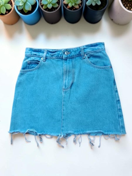 💙 Mini-Jupe en Jean Effilochée — Jennyfer — Taille 36 (US 26)