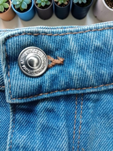 💙 Mini-Jupe en Jean Effilochée — Jennyfer — Taille 36 (US 26)