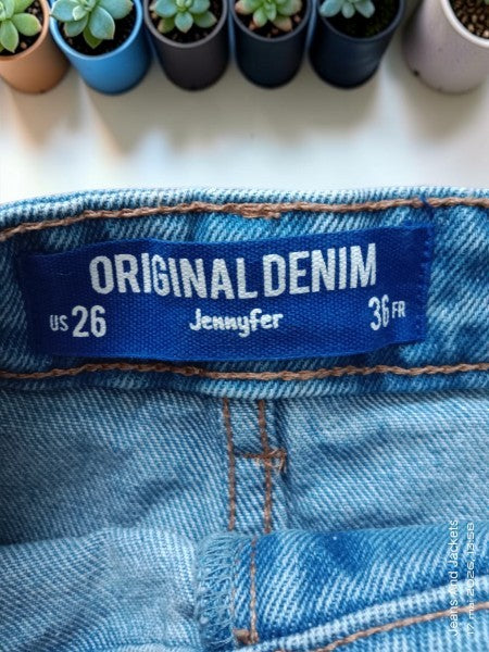 💙 Mini-Jupe en Jean Effilochée — Jennyfer — Taille 36 (US 26)