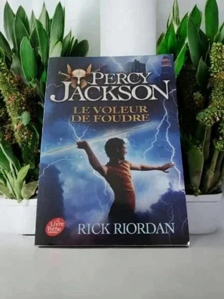 Percy Jackson, Tome 1 : Le Voleur de foudre – Rick Riordan – Le Livre de Poche Jeunesse –