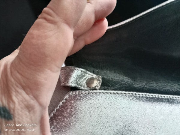 Pochette Argentée Vintage – Pièce Unique & Authentique