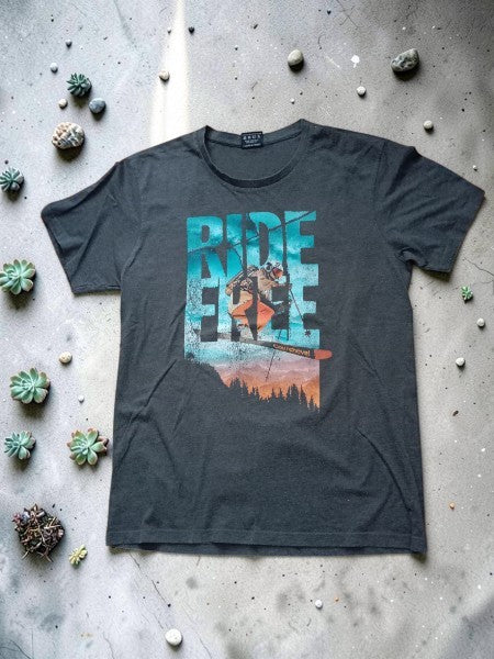 ⛷️ T-shirt Graphique Vintage "Ride Free" Courchevel – Gris Anthracite